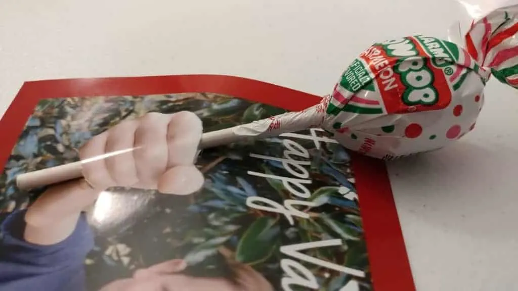 Insert a lollipop in your DIY Valentines Cards