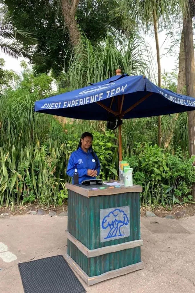 Picture of the Guest Experience Team Kiosk at Walt Disney World