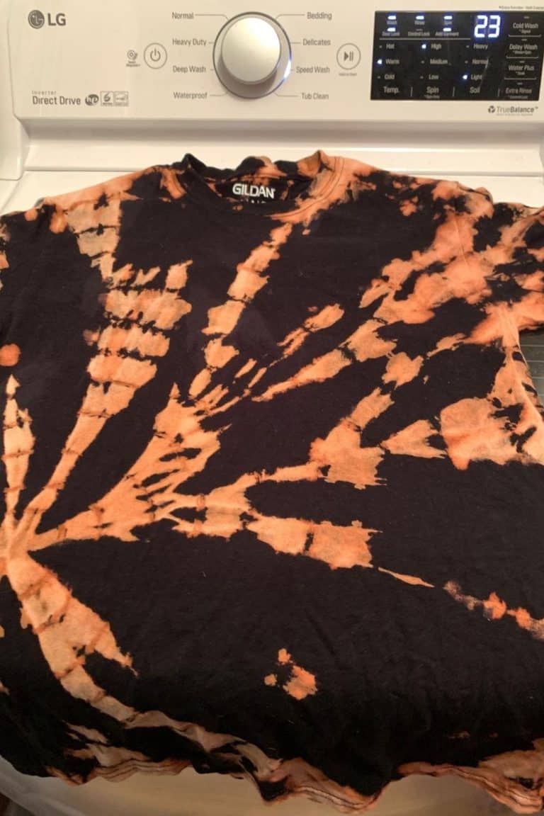 Bleach Tie Dye (a.k.a. Reverse Tie Dye) Chaotically Yours