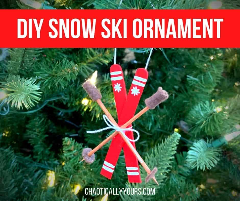BELLE VOUS Wooden Christmas Ornaments Skate Advent Decoration 10 Pcs Sweater and Hat Shaped Baubles for Xmas Tree - Winter Themed Christmas Hangings with Twine Sledge Gloves Stockings Skis