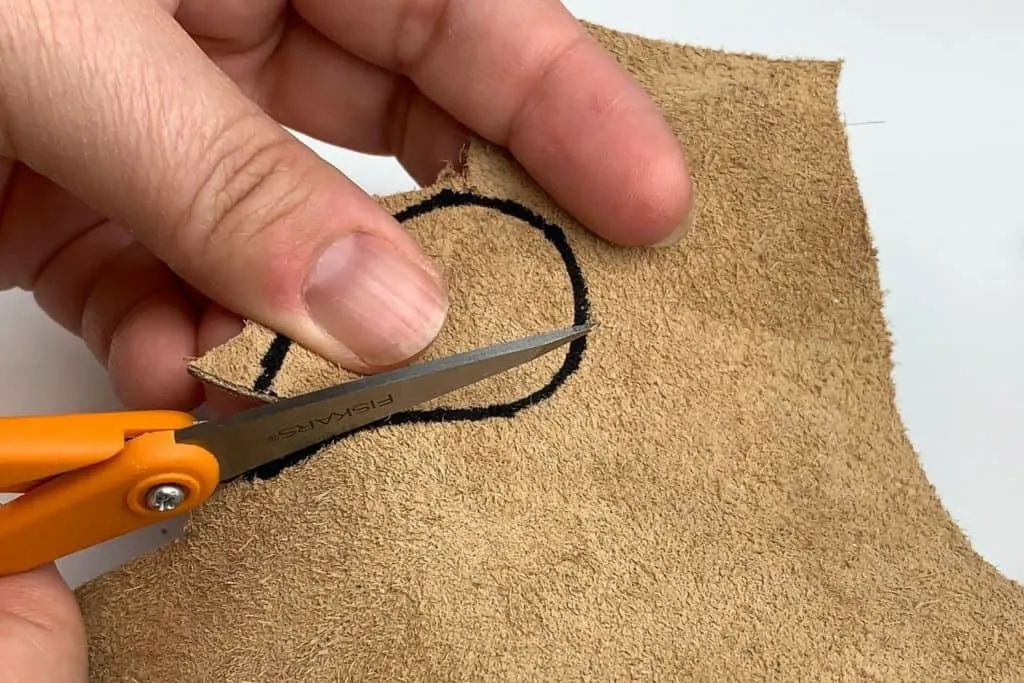 Cutting the leather for your earrings