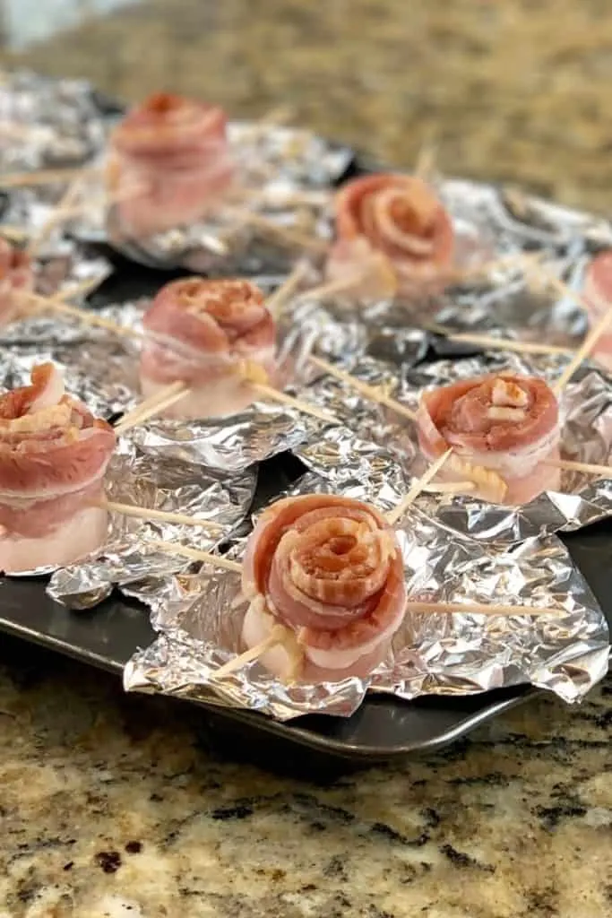 bacon roses ready to cook
