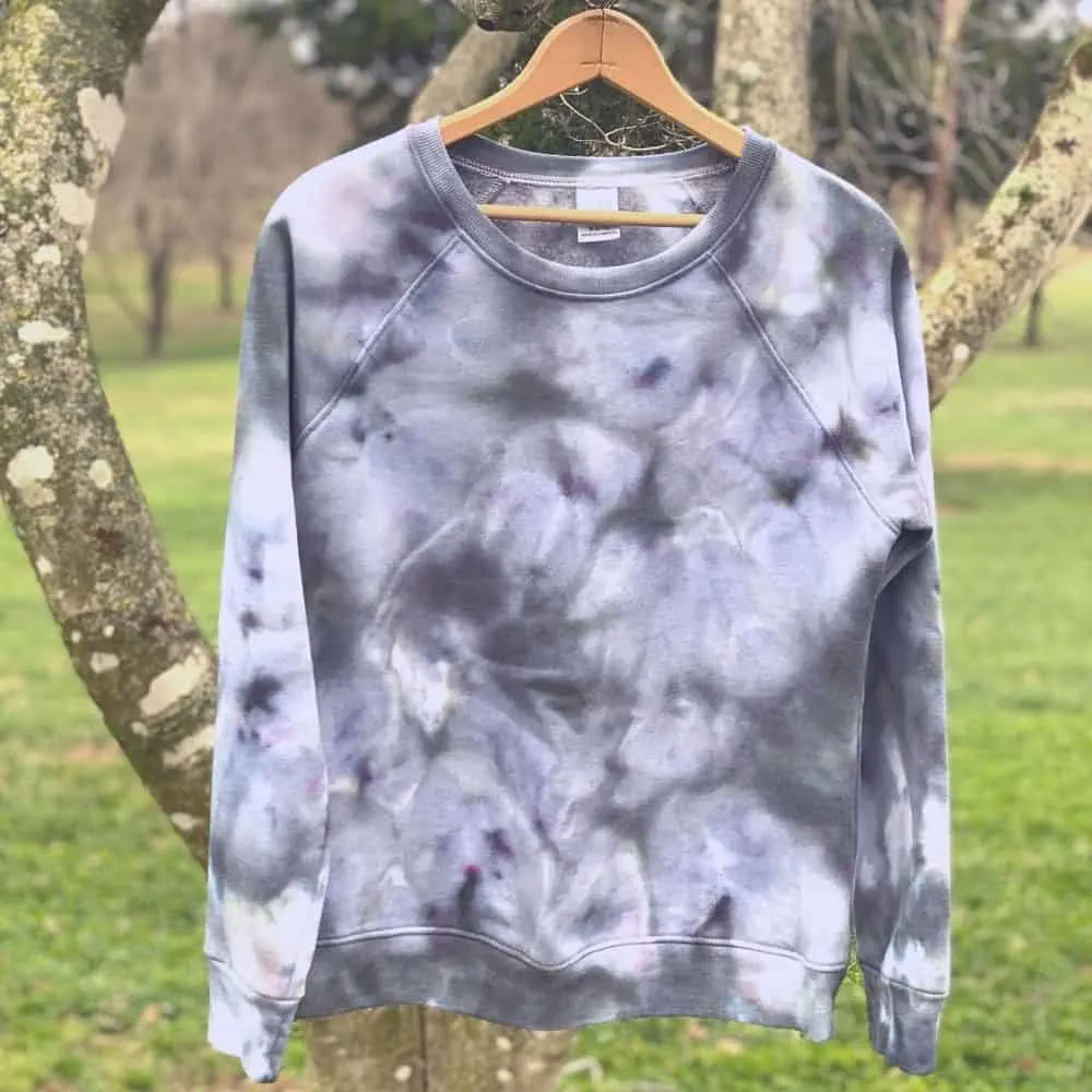 Tie Dye Hoodie - Easy Ice Dye Tutorial for Beginners (Swirl Pattern) 