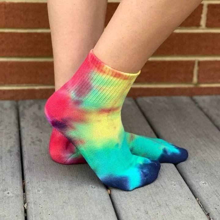 crumple tie dyed sock