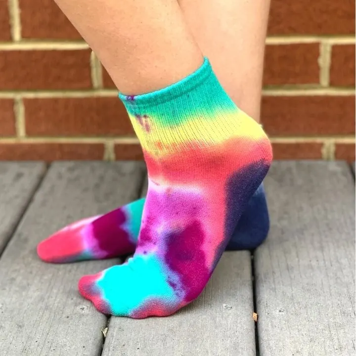 Tie Dye Socks - Easy Instructions to Tie Dye Socks at Home - AB Crafty