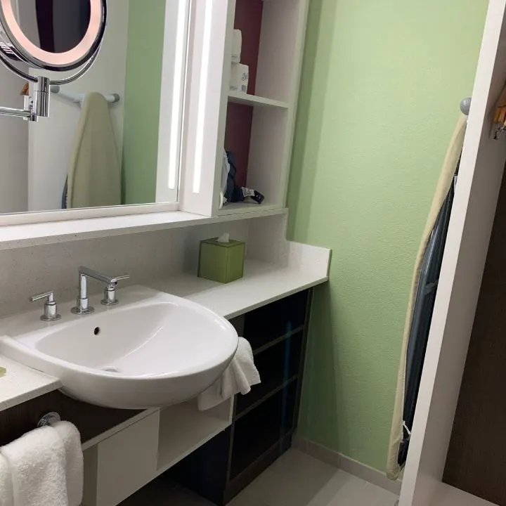 the bathroom inside the cheapest hotel at Disney World